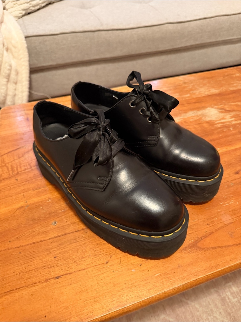 Lightly used platform dr martens